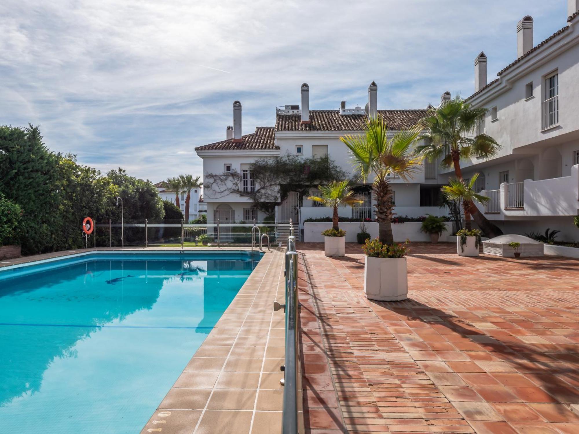 3 Bdrm Stylish Apt W Pool In Puerto Banus Marbella Exterior foto