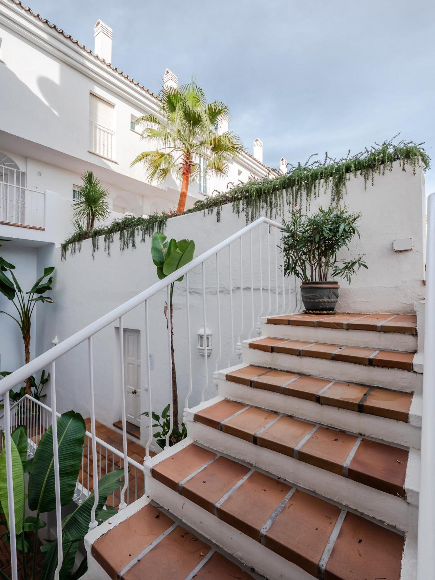 3 Bdrm Stylish Apt W Pool In Puerto Banus Marbella Exterior foto